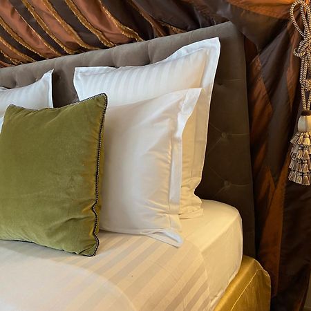 Le Manoir De Maucartier Bed & Breakfast Monnaie Dış mekan fotoğraf