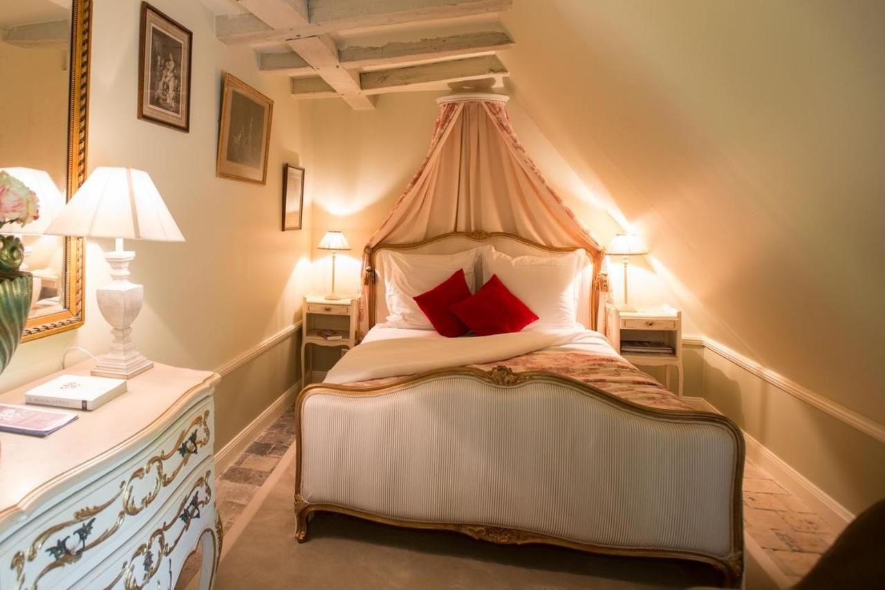 Le Manoir De Maucartier Bed & Breakfast Monnaie Dış mekan fotoğraf