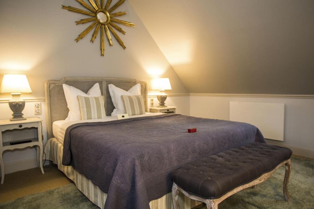 Le Manoir De Maucartier Bed & Breakfast Monnaie Dış mekan fotoğraf
