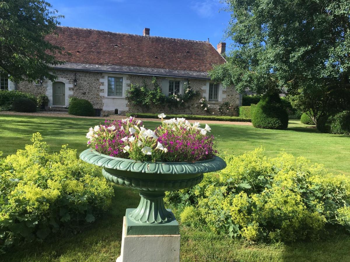 Le Manoir De Maucartier Bed & Breakfast Monnaie Dış mekan fotoğraf