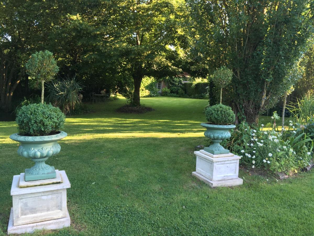 Le Manoir De Maucartier Bed & Breakfast Monnaie Dış mekan fotoğraf
