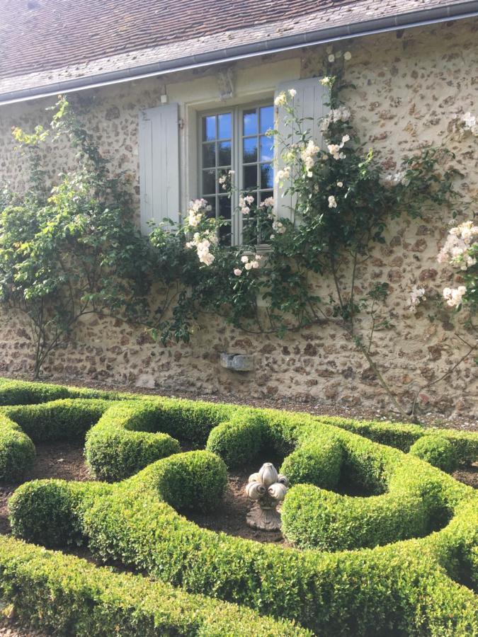 Le Manoir De Maucartier Bed & Breakfast Monnaie Dış mekan fotoğraf
