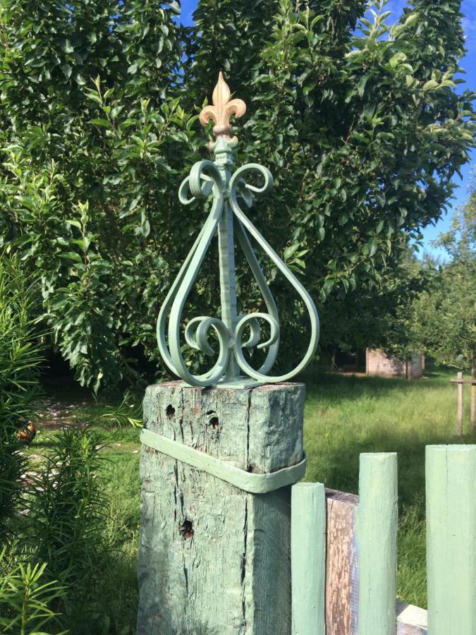 Le Manoir De Maucartier Bed & Breakfast Monnaie Dış mekan fotoğraf