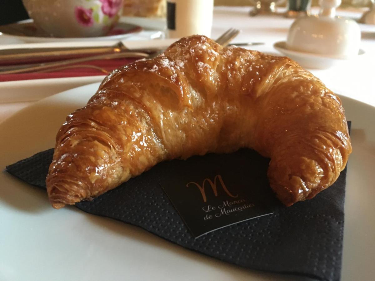 Le Manoir De Maucartier Bed & Breakfast Monnaie Dış mekan fotoğraf