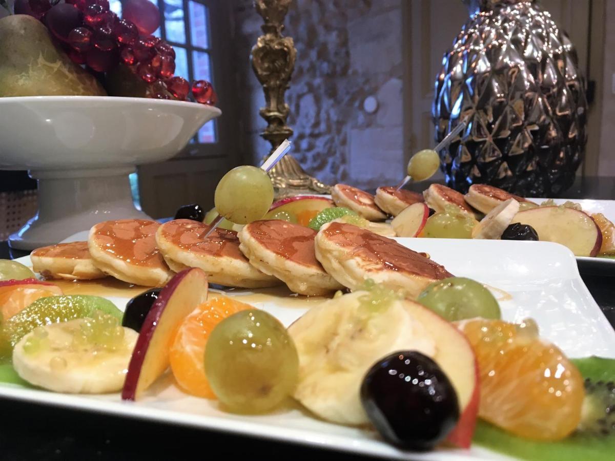 Le Manoir De Maucartier Bed & Breakfast Monnaie Dış mekan fotoğraf