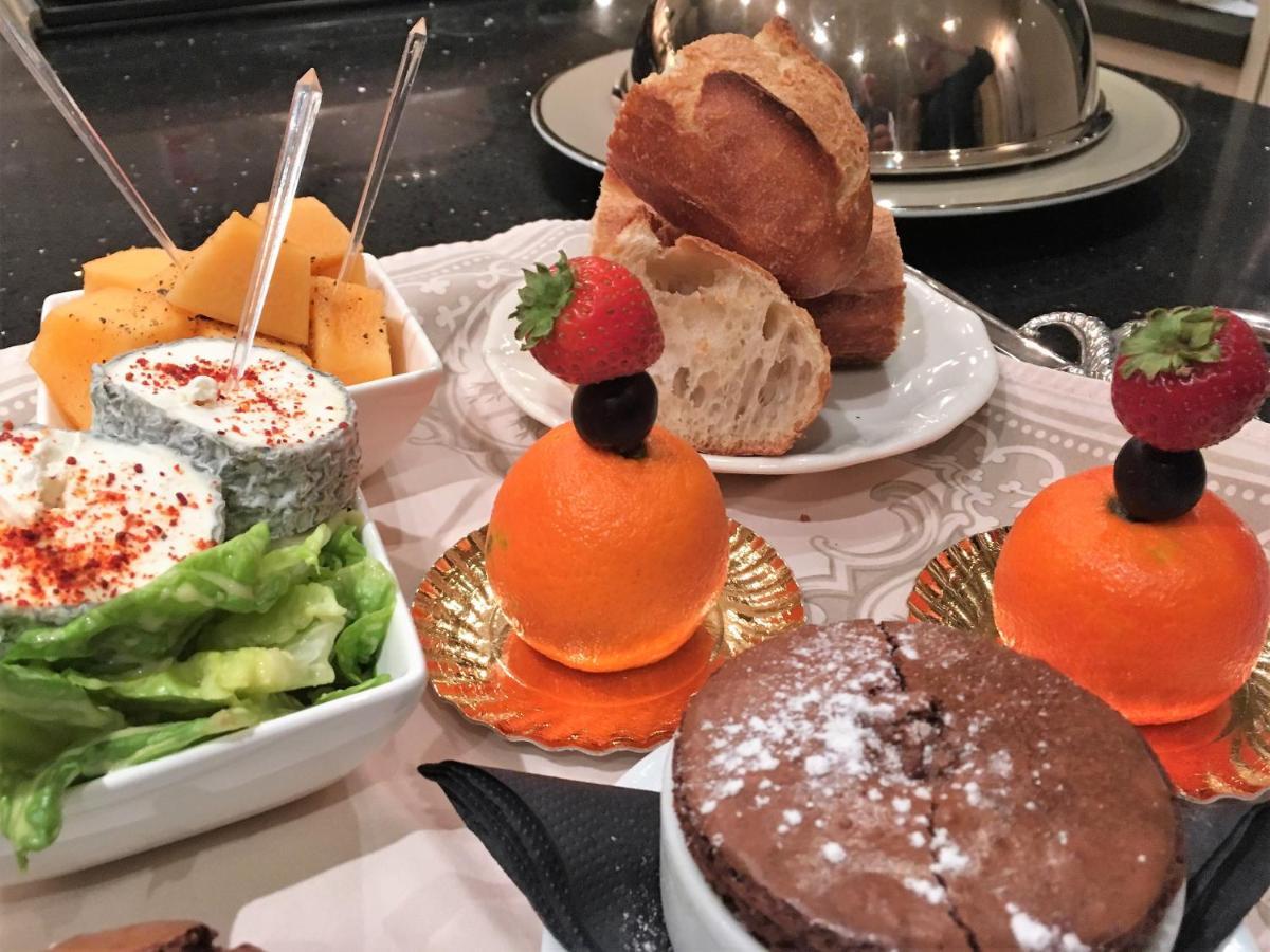 Le Manoir De Maucartier Bed & Breakfast Monnaie Dış mekan fotoğraf
