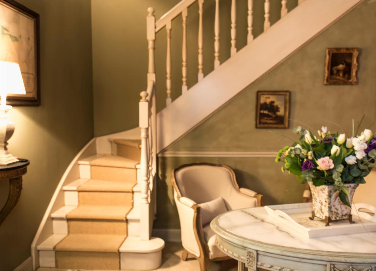 Le Manoir De Maucartier Bed & Breakfast Monnaie Dış mekan fotoğraf