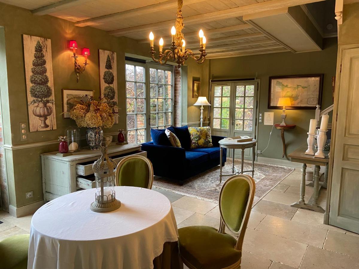 Le Manoir De Maucartier Bed & Breakfast Monnaie Dış mekan fotoğraf
