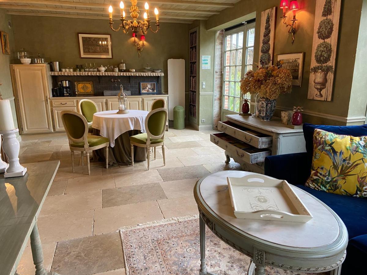 Le Manoir De Maucartier Bed & Breakfast Monnaie Dış mekan fotoğraf