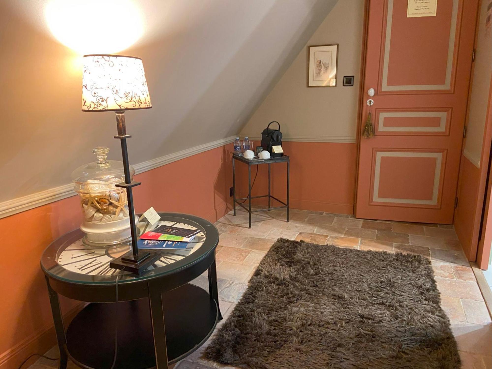 Le Manoir De Maucartier Bed & Breakfast Monnaie Dış mekan fotoğraf