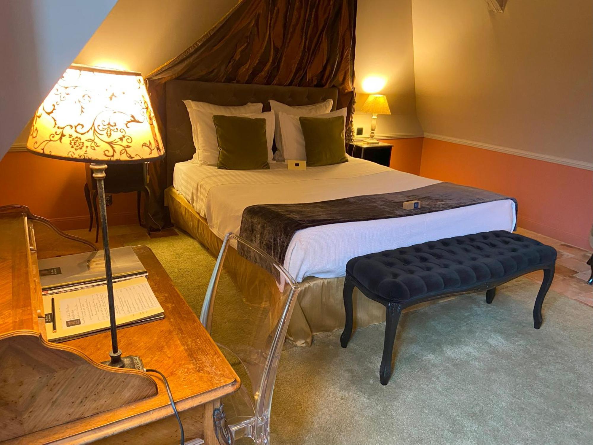Le Manoir De Maucartier Bed & Breakfast Monnaie Dış mekan fotoğraf