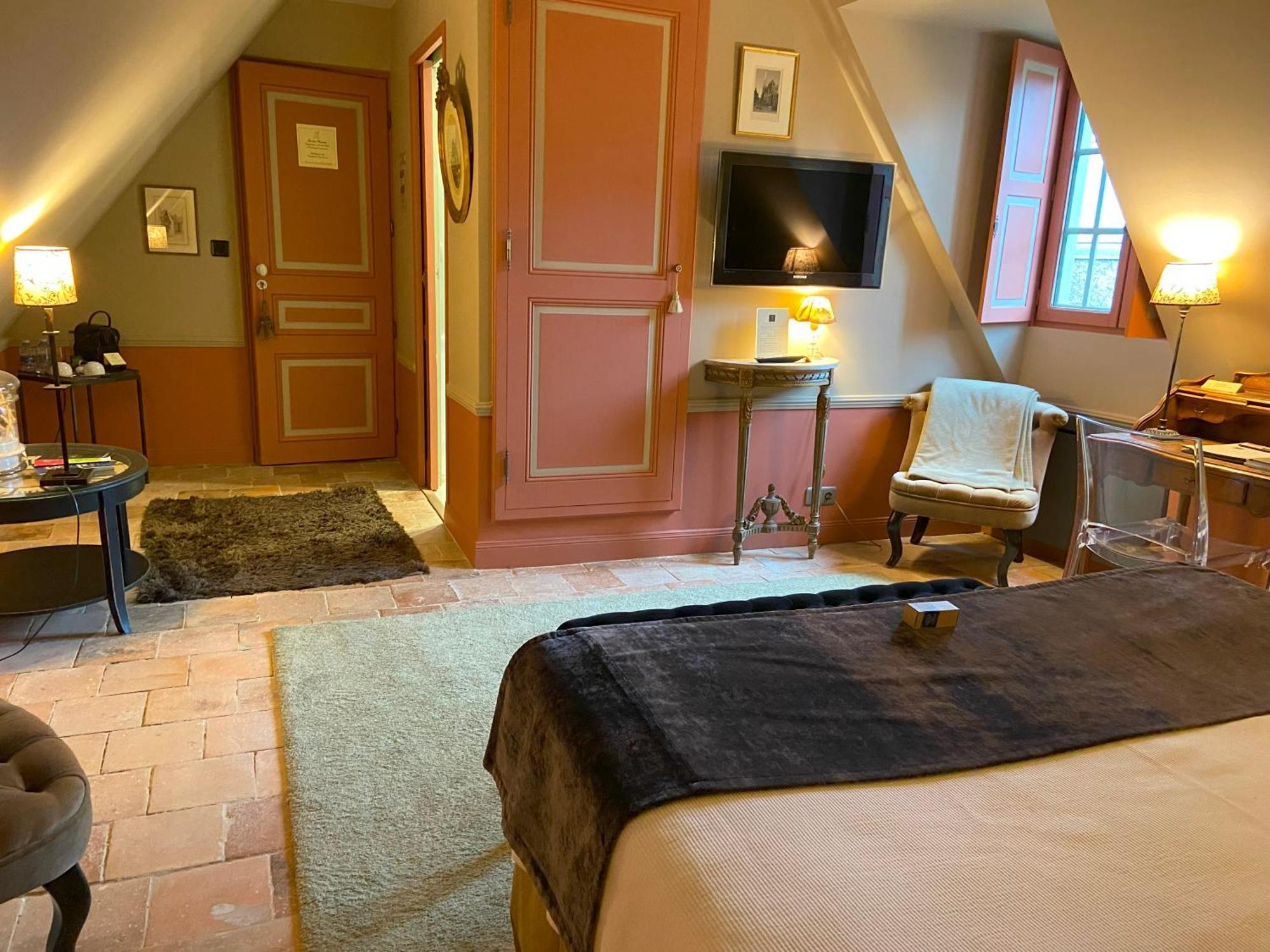 Le Manoir De Maucartier Bed & Breakfast Monnaie Dış mekan fotoğraf